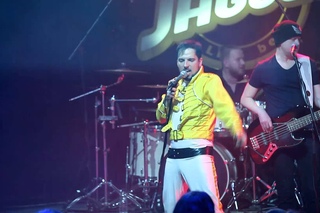 Valerio Sgargi &  - Fat Bottomed Girls