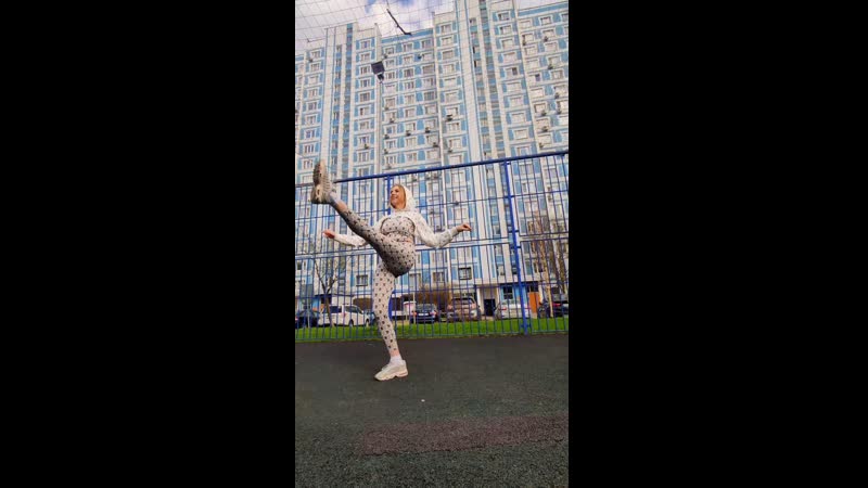 Dance Fitness. Elton John Dua