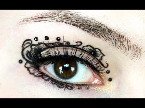 Mehndi Eyes by Klaire de