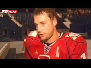 Хоккеист тайно помогал больной девочке