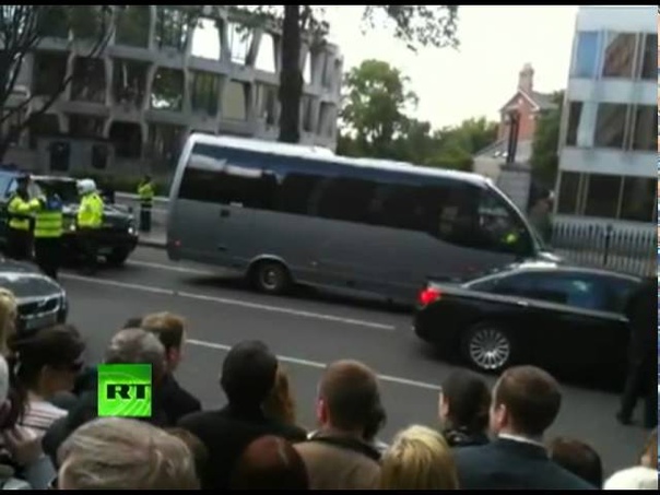 Barack Obamas limousine The Beast stuck in