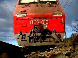 New! Загляни под электровоз! View from below!
