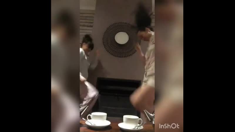 Оливия Ченг и Дженни Аюми Умбау