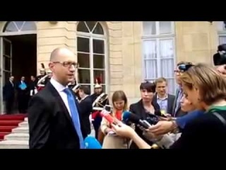 Французы унизили Яценюка и обвинили в геноциде Украины