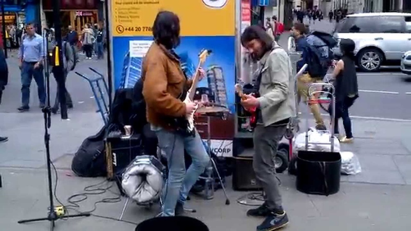 Sensational London street band Santos on Mars play Hey Joe ( Jimi