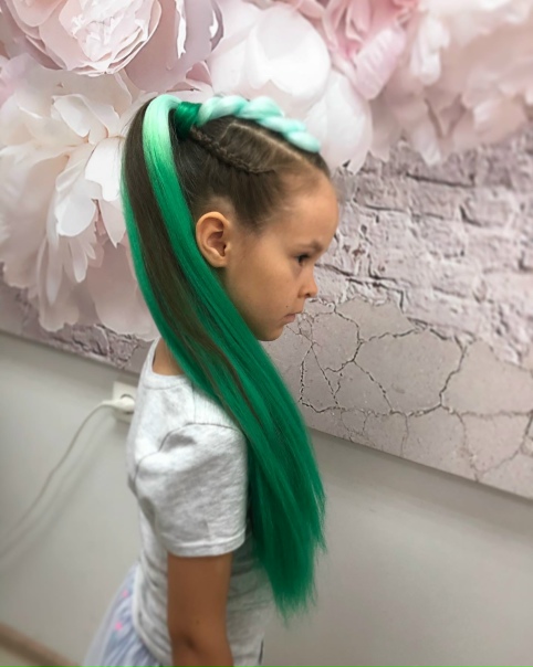 Прически с канекалоном для девочек на выпускной Прически с канекалоном для девочек на выпускной