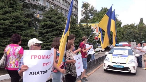 Бабец, беги Или как общественность требует отставки